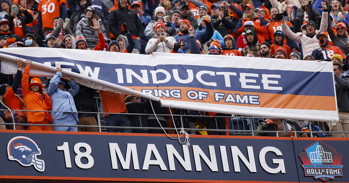 Peyton Manning nostalgic upon induction into Broncos' Ring of Fame