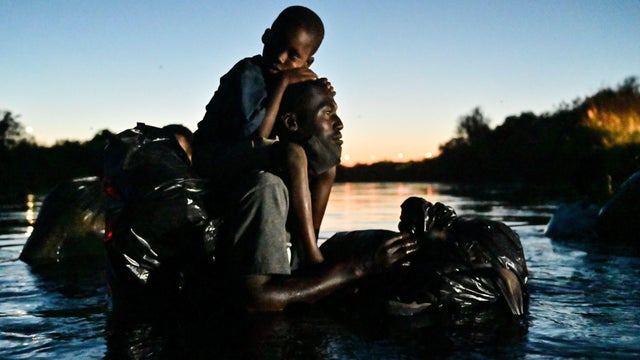 TOPSHOT-MEXICO-US-HAITI-MIGRATION 