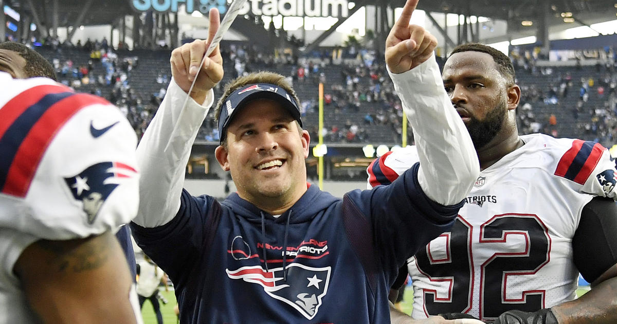 Patriots offensive coordinator Josh McDaniels explains why Mac