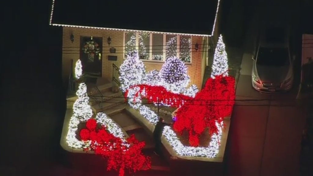 Stories About Dyker Heights CBS New York