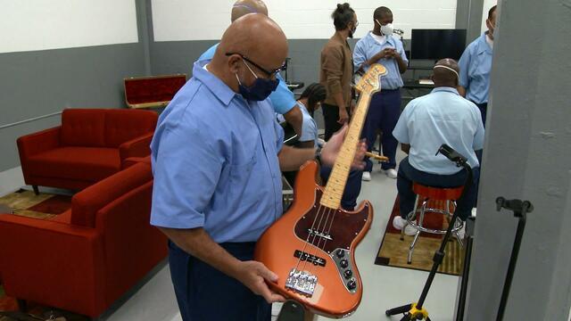 1119-cbsmornings-musicinprson-839528-640x360.jpg 