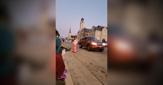 Witness at Waukesha holiday parade describes seeing "multiple bodies
