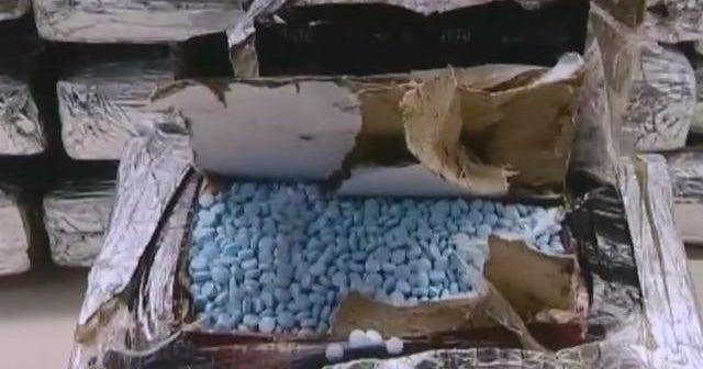 Coast Guard cracks down on drug smugglers - CBS News