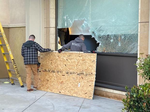 Swarm Of Looters Take Part In Smash-And-Grab Burglary At The Grove, Lead Police On Chase 