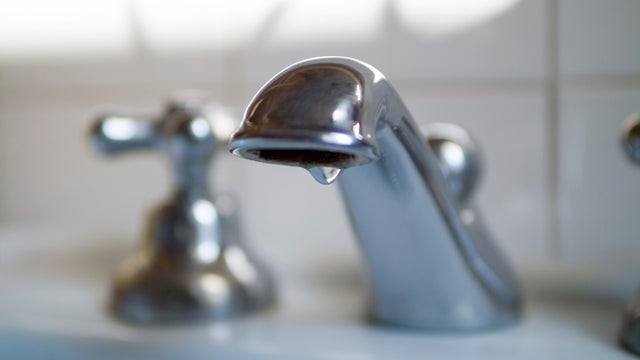water-faucet-dripping-1.jpg 