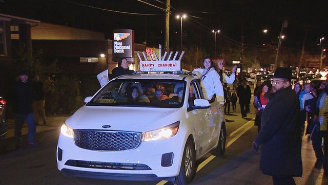 menorah-car-parade.jpg 