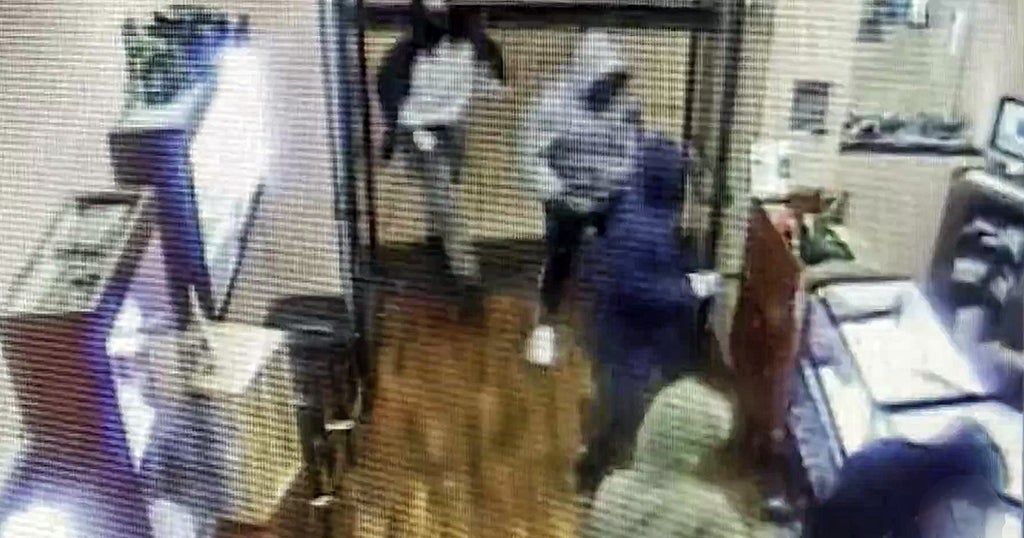 Smash-And-Grab Thieves Hit San Jose Eastridge Mall Jewelry Store; 5 ...