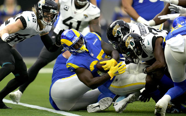 Rams snap 3-game skid, roll over Jacksonville 37-7
