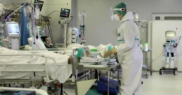 Delta variant fuels wave of infections in U.S. - CBS News