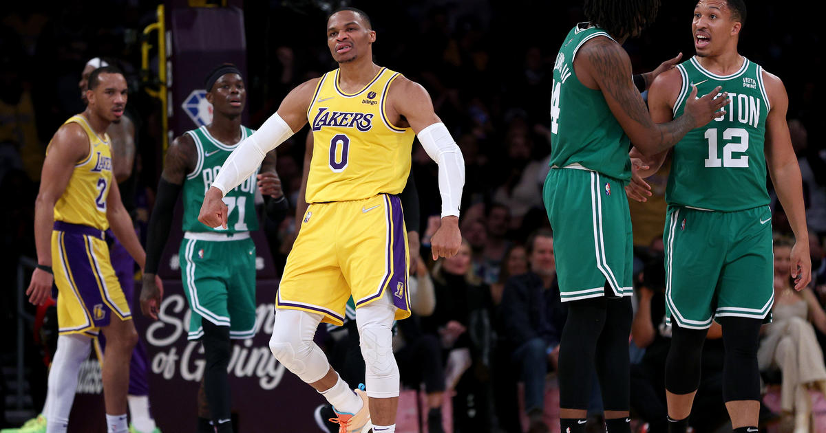 Los Angeles Lakers handle Boston Celtics, split rivalry for season