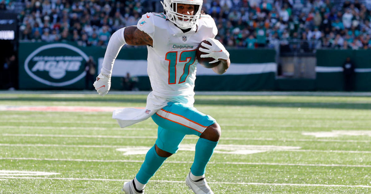 Dolphins' Jaylen Waddle 'doing good' after practice injury