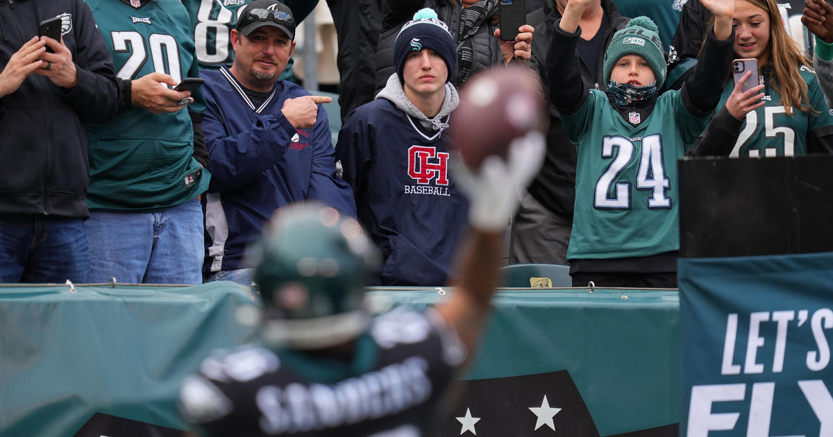 Sunday's Washington-Eagles game postponed due to COVID-19 concerns