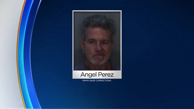 Angel-Perez-mug.jpg 