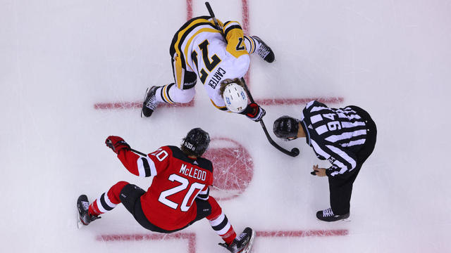 NHL: DEC 19 Penguins at Devils 