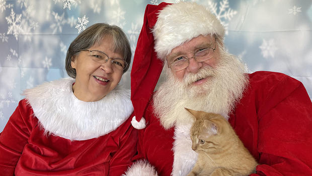 Santa-And-Mrs-Claus 