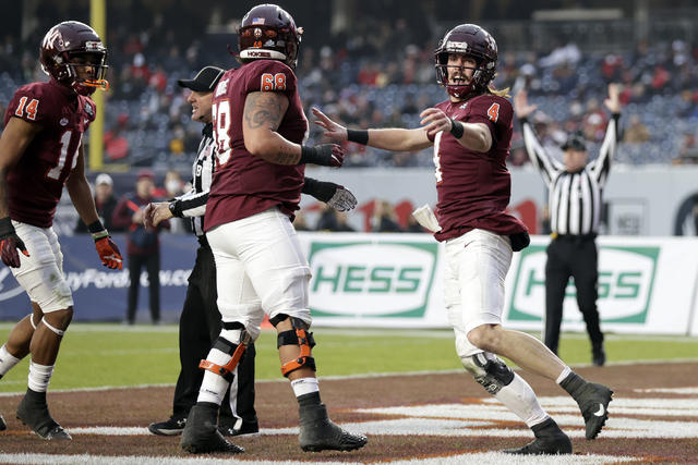 Virginia Tech Hokies football team will sport New York Yankees logo on its  helmets for 2021 Pinstripe Bowl - ABC7 New York