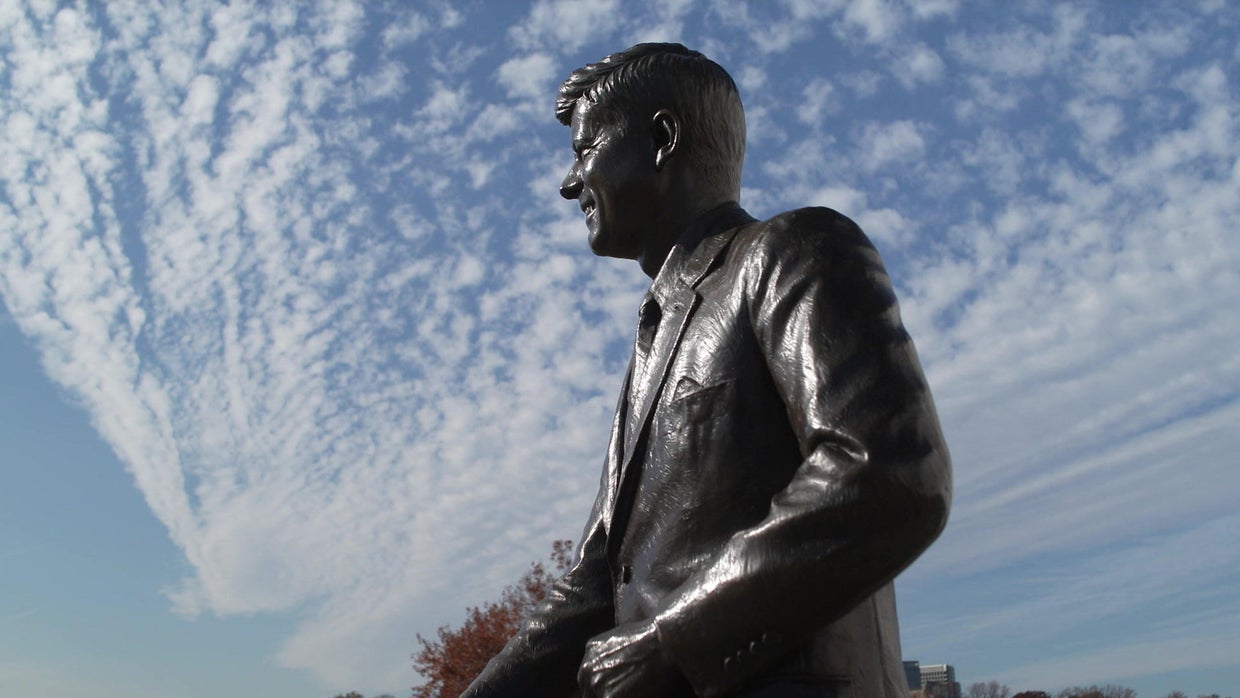 jfk-bronze-statue-a.jpg 
