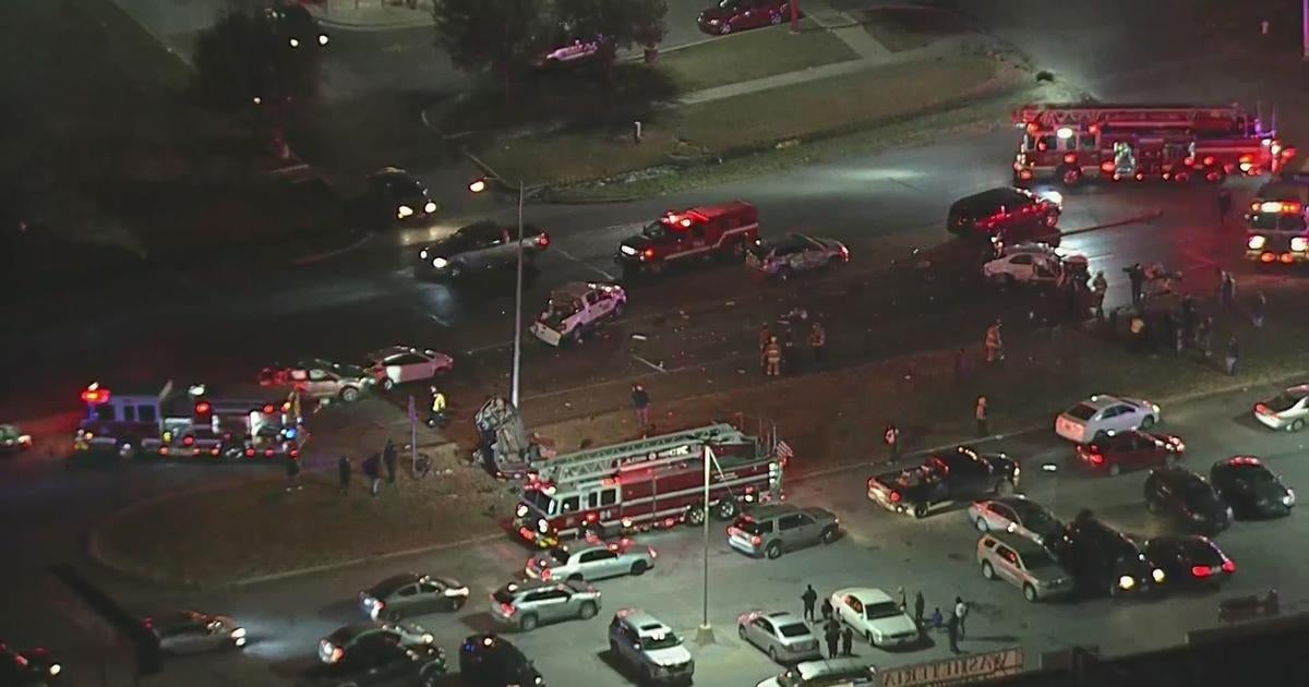 4 Injured In Major MultipleVehicle Crash In Southeast Dallas CBS Texas