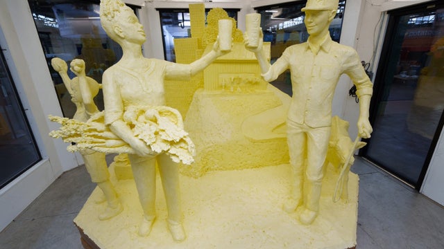 thumbnail_2022-PA-Farm-Show-Butter-Sculpture.jpg 