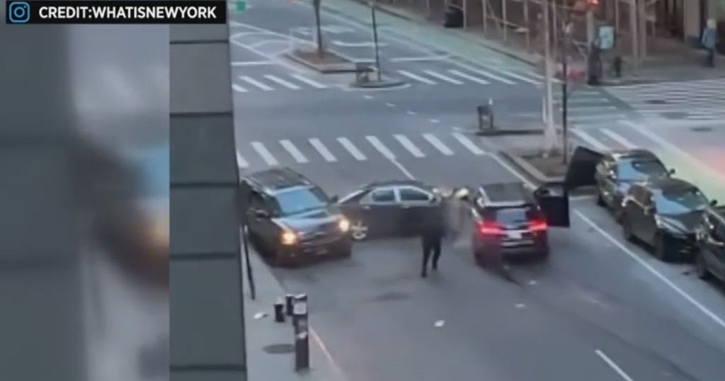 Midtown Carjacking Suspect At Large After Ramming Into Cars And