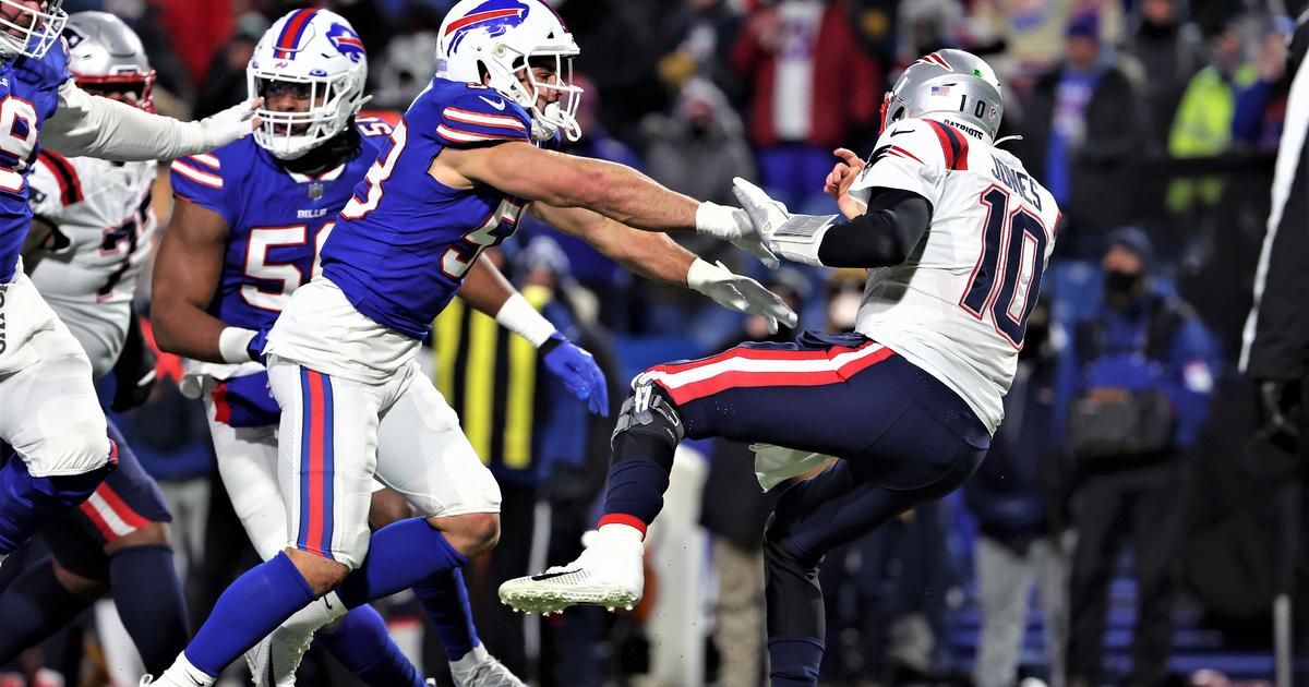 Why Was Mac Jones Wearing Mismatched Jersey In Patriots-Bills?