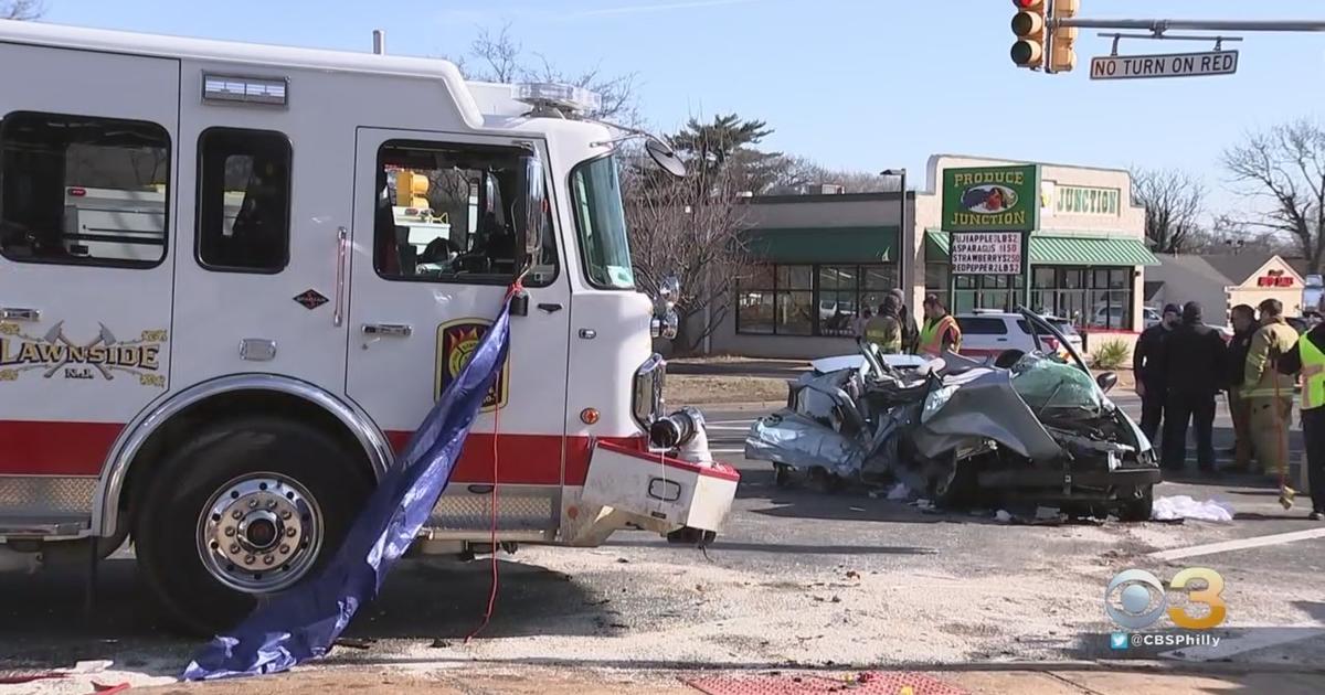 2 killed when speeding car crashes into firetruck near West