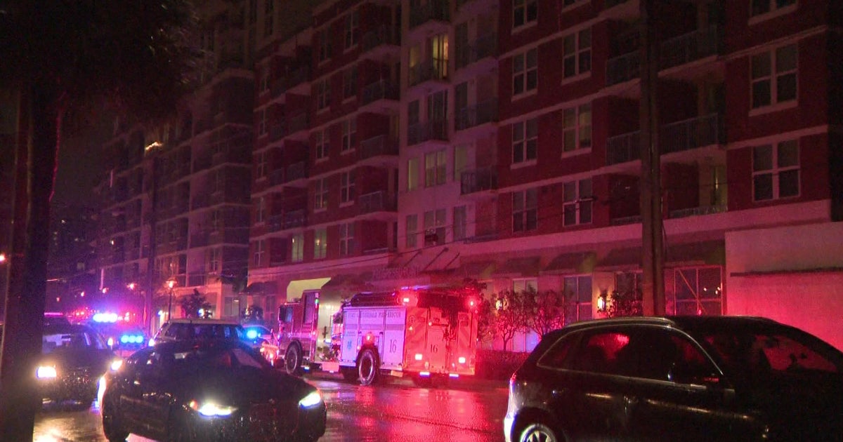Barricaded Man Who Set Items On Fire, Threw Them Off Fort Lauderdale ...
