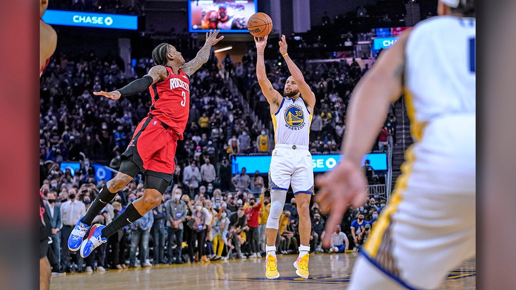 Curry Hits Winning Jumper, Warriors Beat Rockets 105-103 - CBS San ...