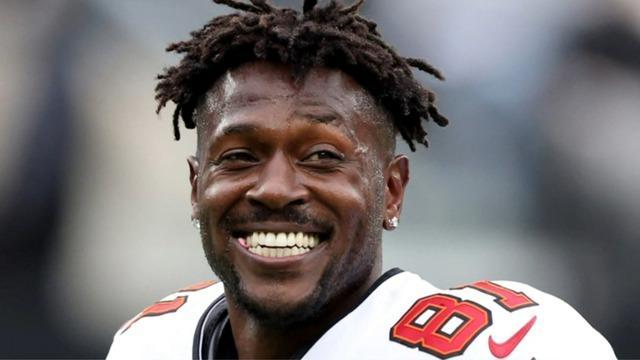 cbsn-fusion-antonio-brown-speaks-out-after-storming-off-the-field-during-game-thumbnail-882013-640x360.jpg 
