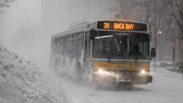 Buses-In-Snow.jpg 