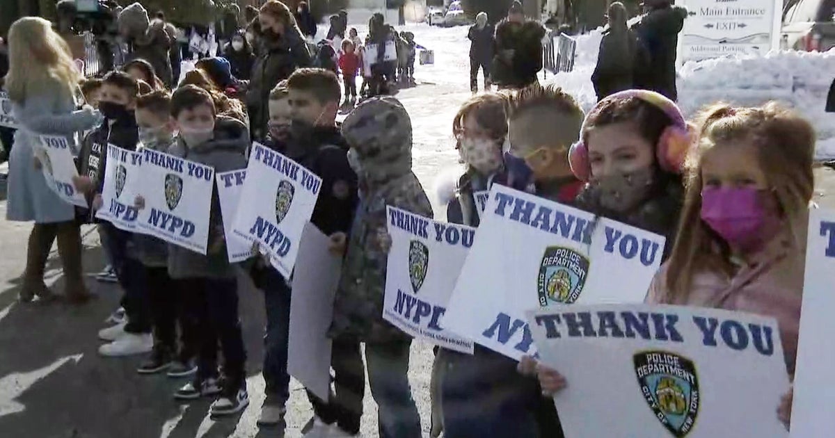 Staten Island Students Hold 'Back The Blue' Rally To Show Support For ...