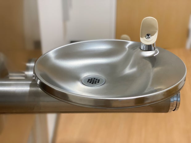 public water drinking fountain 
