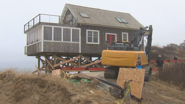 TRURO-HOUSE-BEING-MOVED-20220202.jpg 