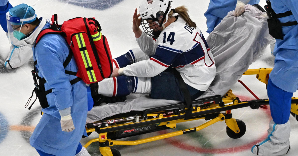 US women's hockey goalie played Olympic tournament with torn MCL