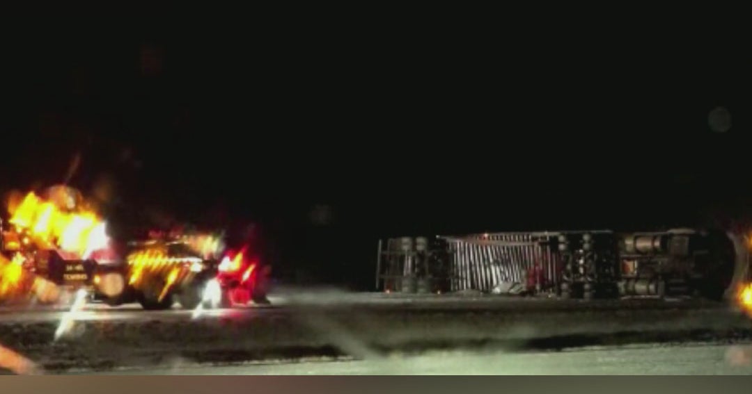 18-Wheeler Overturns On US Highway 287 In Wise County - CBS Texas