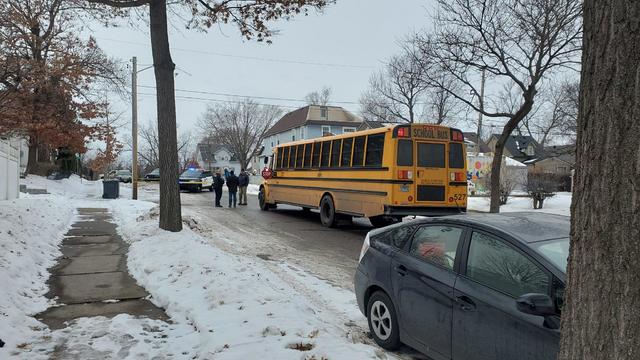 minneapolis-bus-1.jpg 