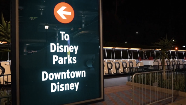 Disneyland-parking-tram.png 