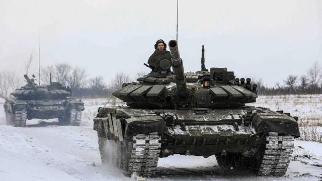 Russian servicemen take part in military exercises the Leningrad Region 