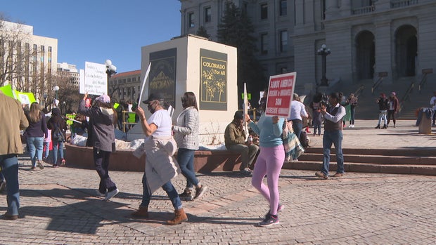 DAY WITHOUT IMMIGRANTS 6PKG.transfer_frame_318