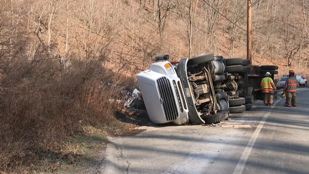 west mifflin tractor trailer rollover 