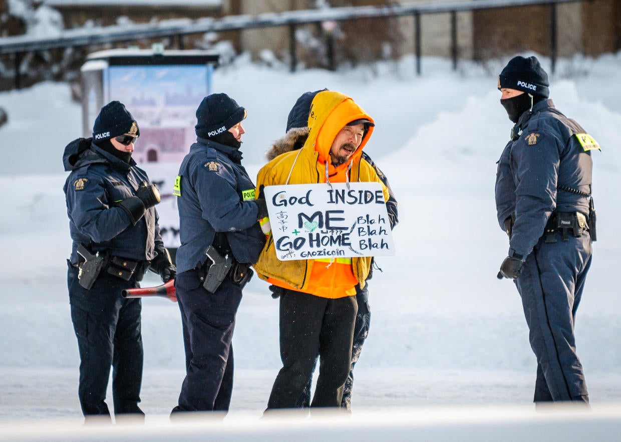 At Least 100 Arrested In Police Crackdown On Ottawa Protest - CBS News