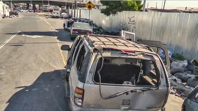 Oakland-abandoned-cars.jpg 