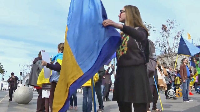 ukraine-demonstrtnSF.jpg 
