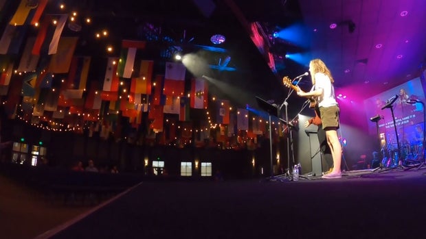 AURORAIANS HELPING UKRAINE 6PKG.transfer_frame_260 