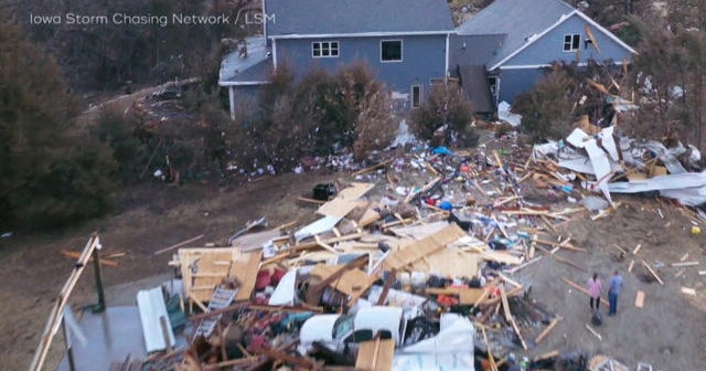 At least 7 dead after tornadoes rips through Iowa - CBS News