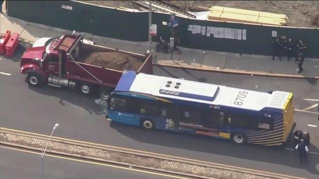 staten-island-bus-crash-richmond-terrace-1.jpg 