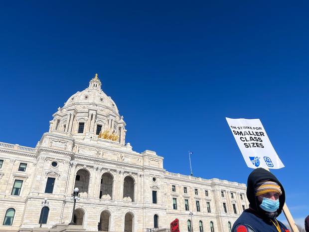 Minneapolis Teachers Picket At The Capitol 