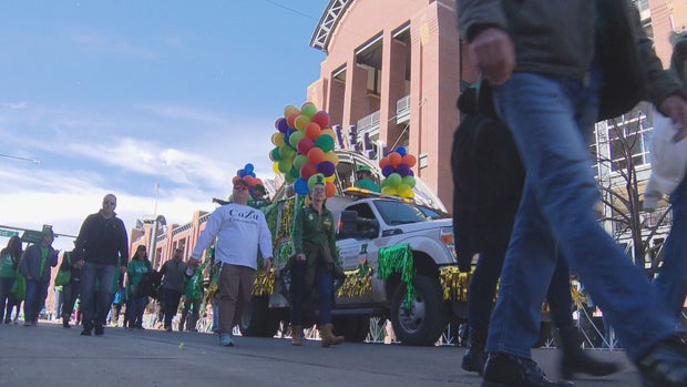 ST. PATRICK'S DAY PARADE RETURNS 5PKG.transfer_frame_633