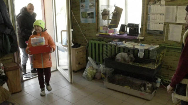 0318-cbsnews-social-zooukraine-927194-640x360.jpg 