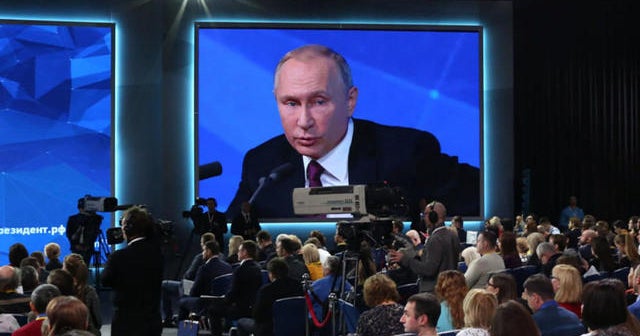 Analyzing The Ukrainian Refugee Crisis Russian Disinformation Cbs News